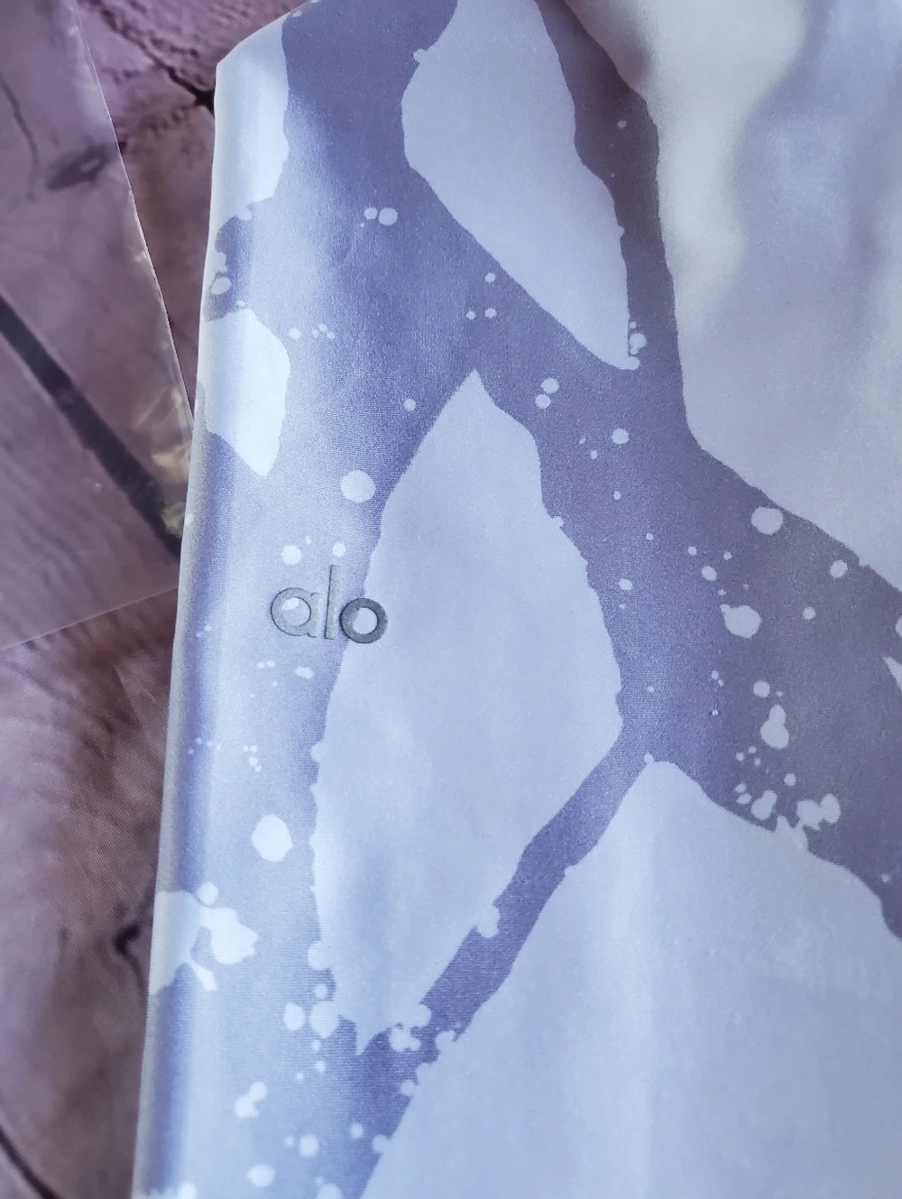Alo Ocean Inspired Vives Yoga Leggings White Marble Full Length High-rise Silky